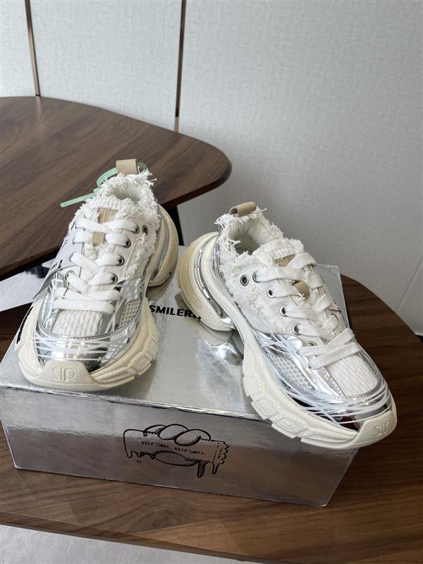 20251128103854862 370